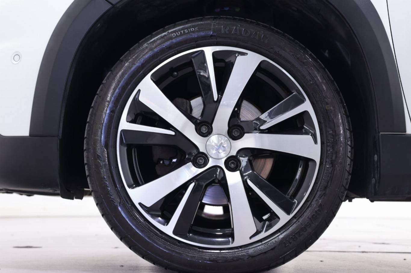 PEUGEOT 2008 13
