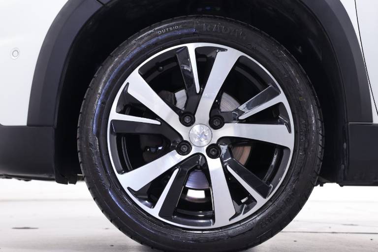 PEUGEOT 2008 13
