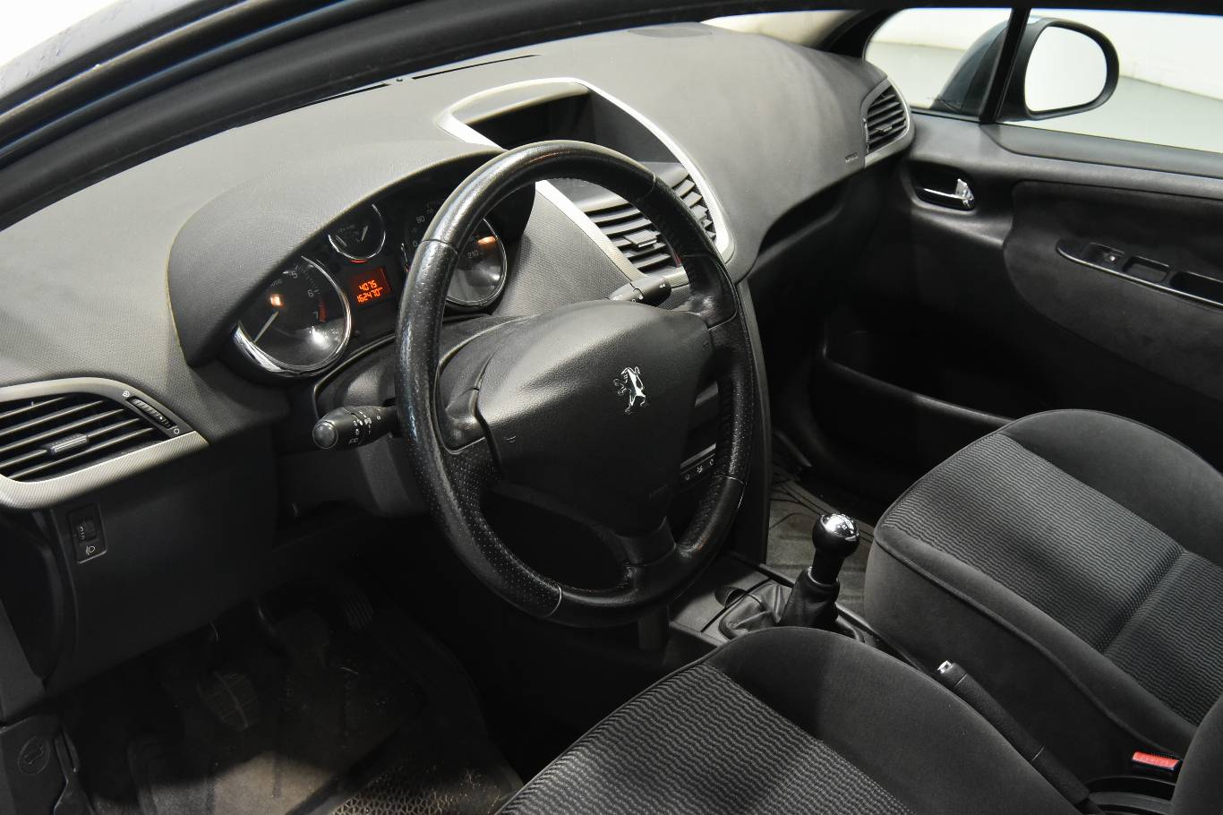 PEUGEOT 207 8