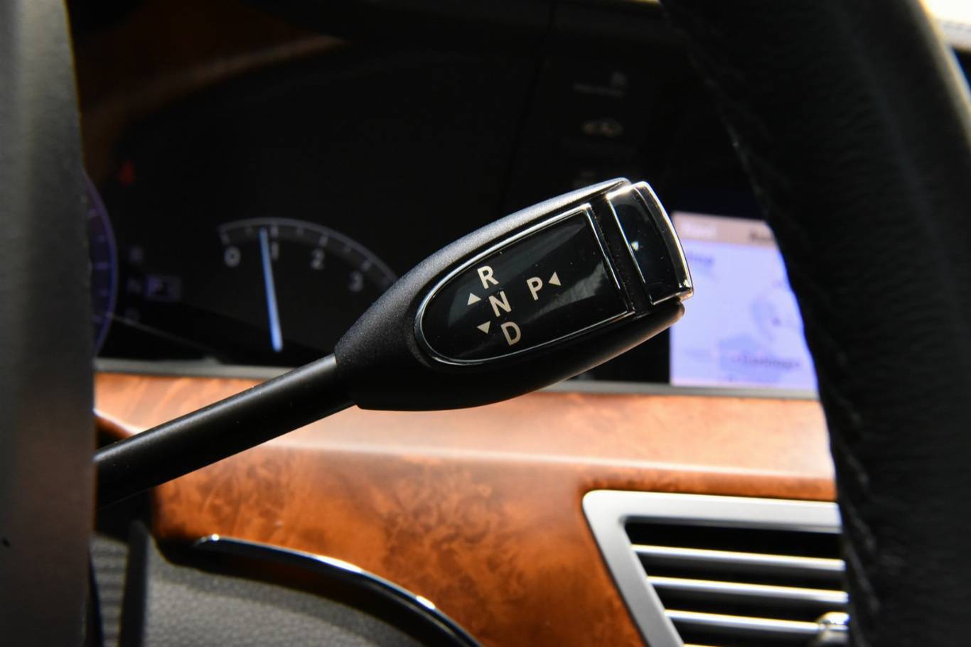 MERCEDES-BENZ S 320 8