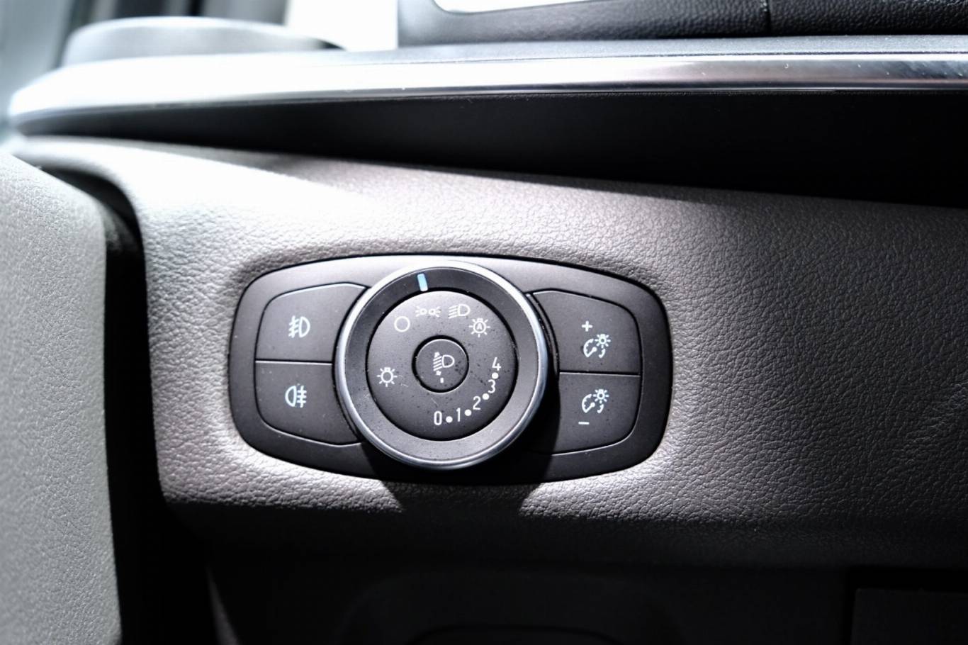 FORD Tourneo Custom 24