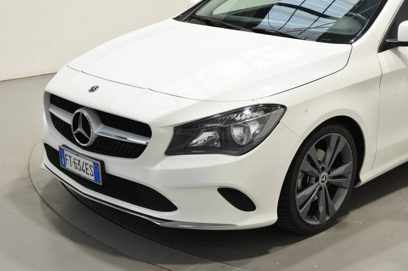 MERCEDES-BENZ CLA 180 36