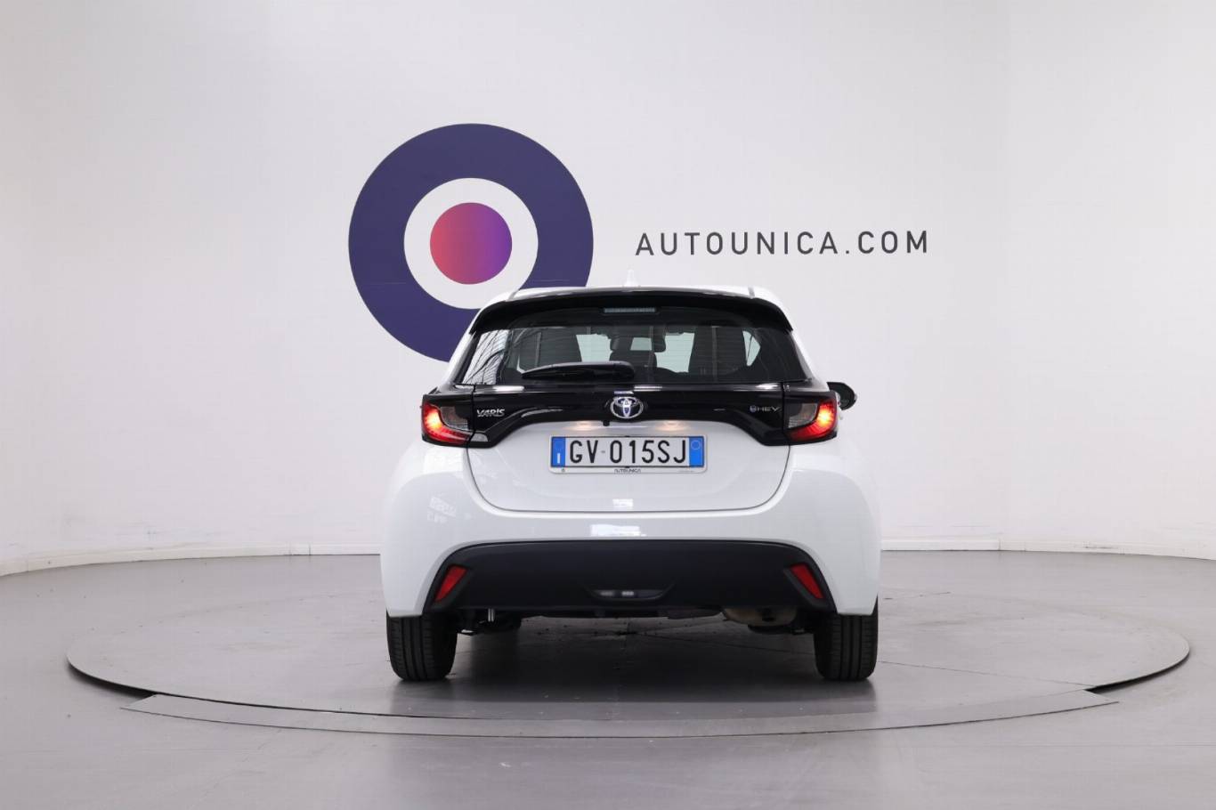 TOYOTA Yaris 15