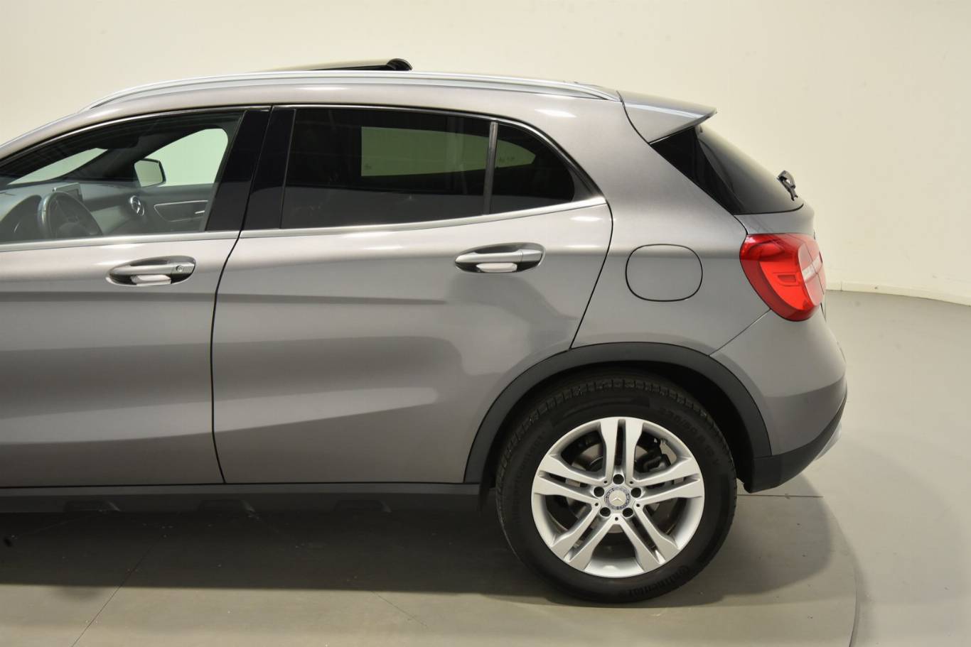 MERCEDES-BENZ GLA 200 55