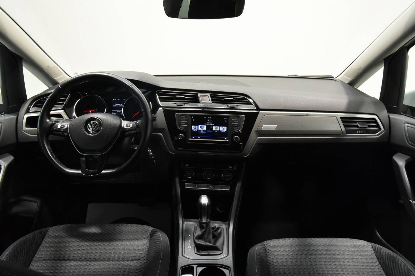VOLKSWAGEN Touran 22