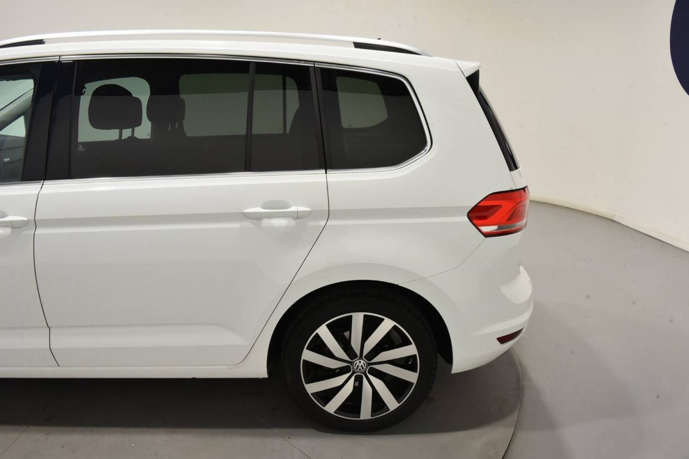VOLKSWAGEN Touran 39