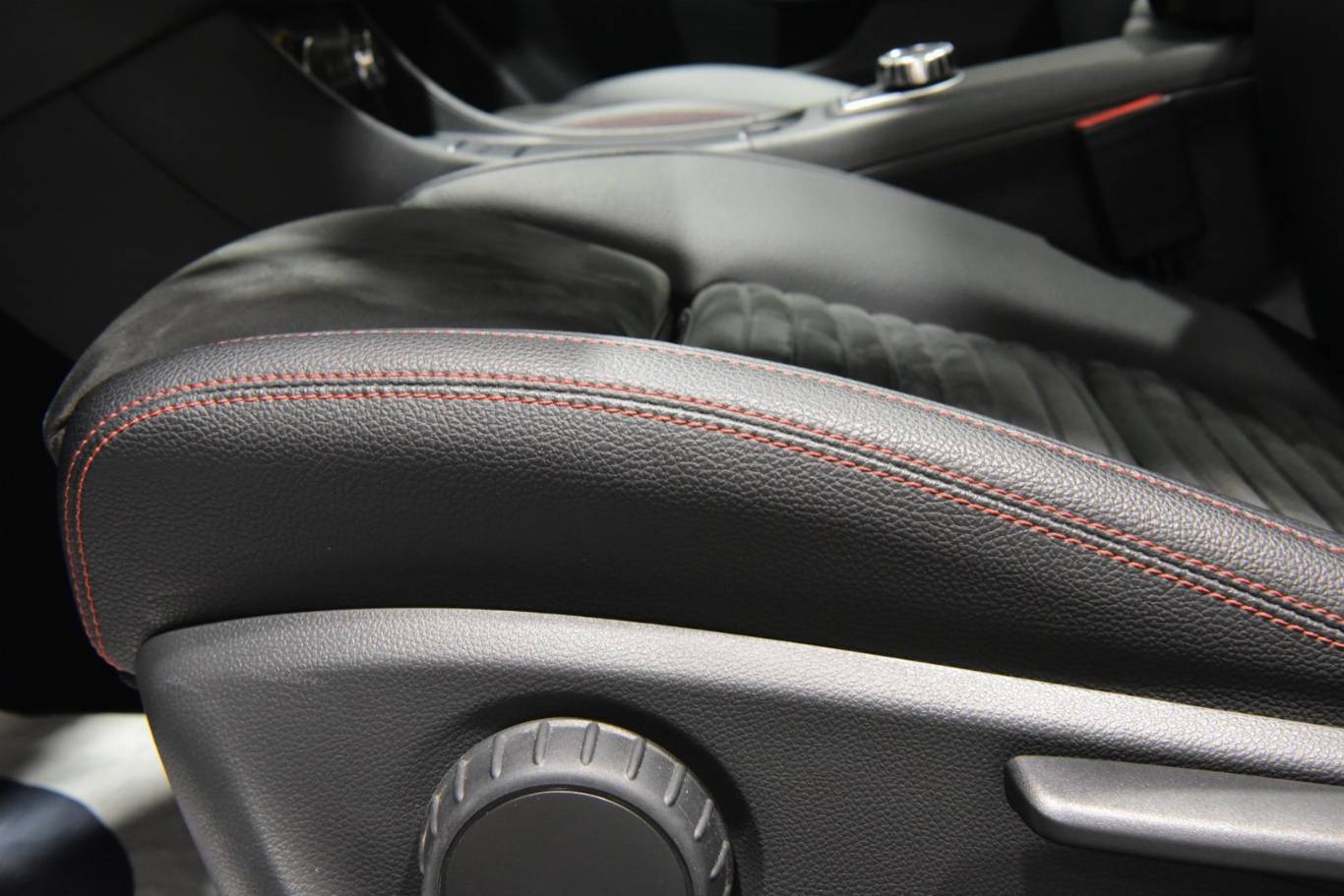 MERCEDES-BENZ CLA 220 49