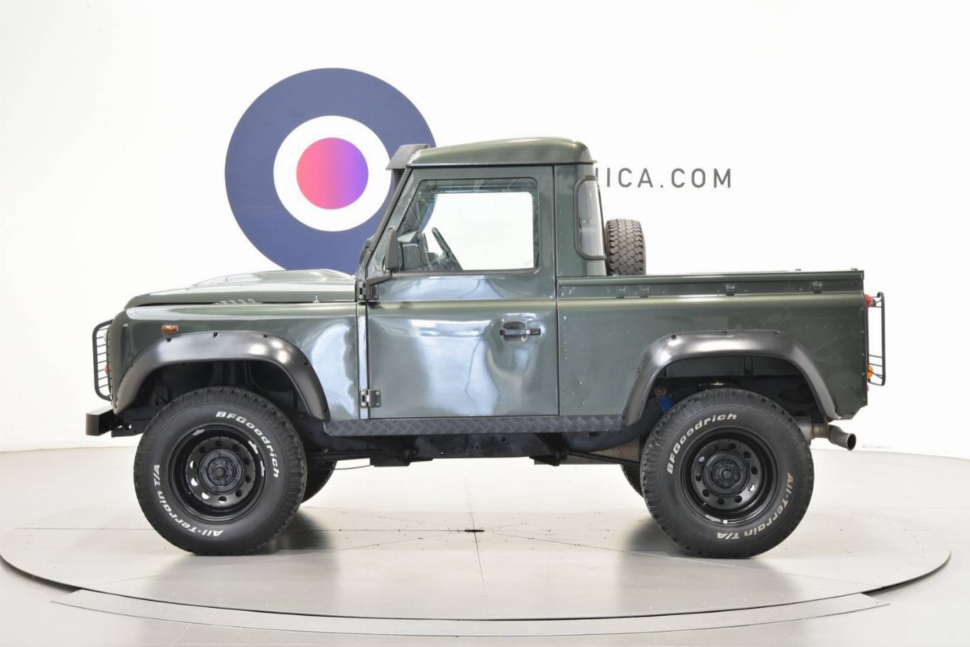 LAND ROVER Defender 30