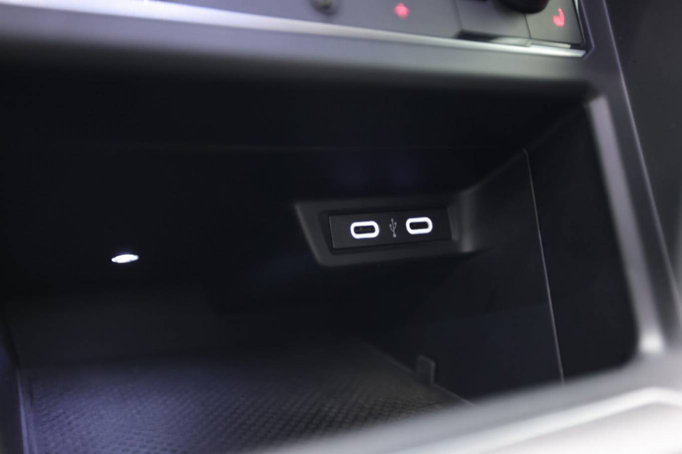 VOLKSWAGEN Polo GTI 31