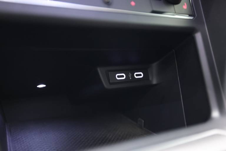 VOLKSWAGEN Polo GTI 31