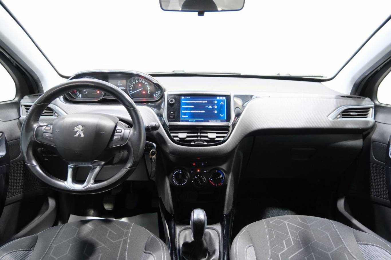 PEUGEOT 2008 10