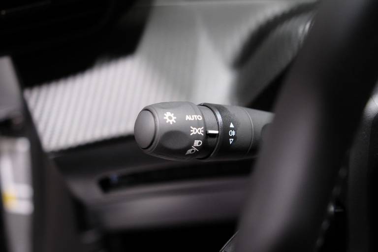 PEUGEOT 2008 24