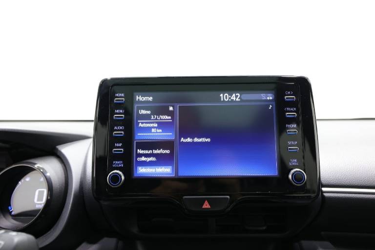 TOYOTA Yaris 9