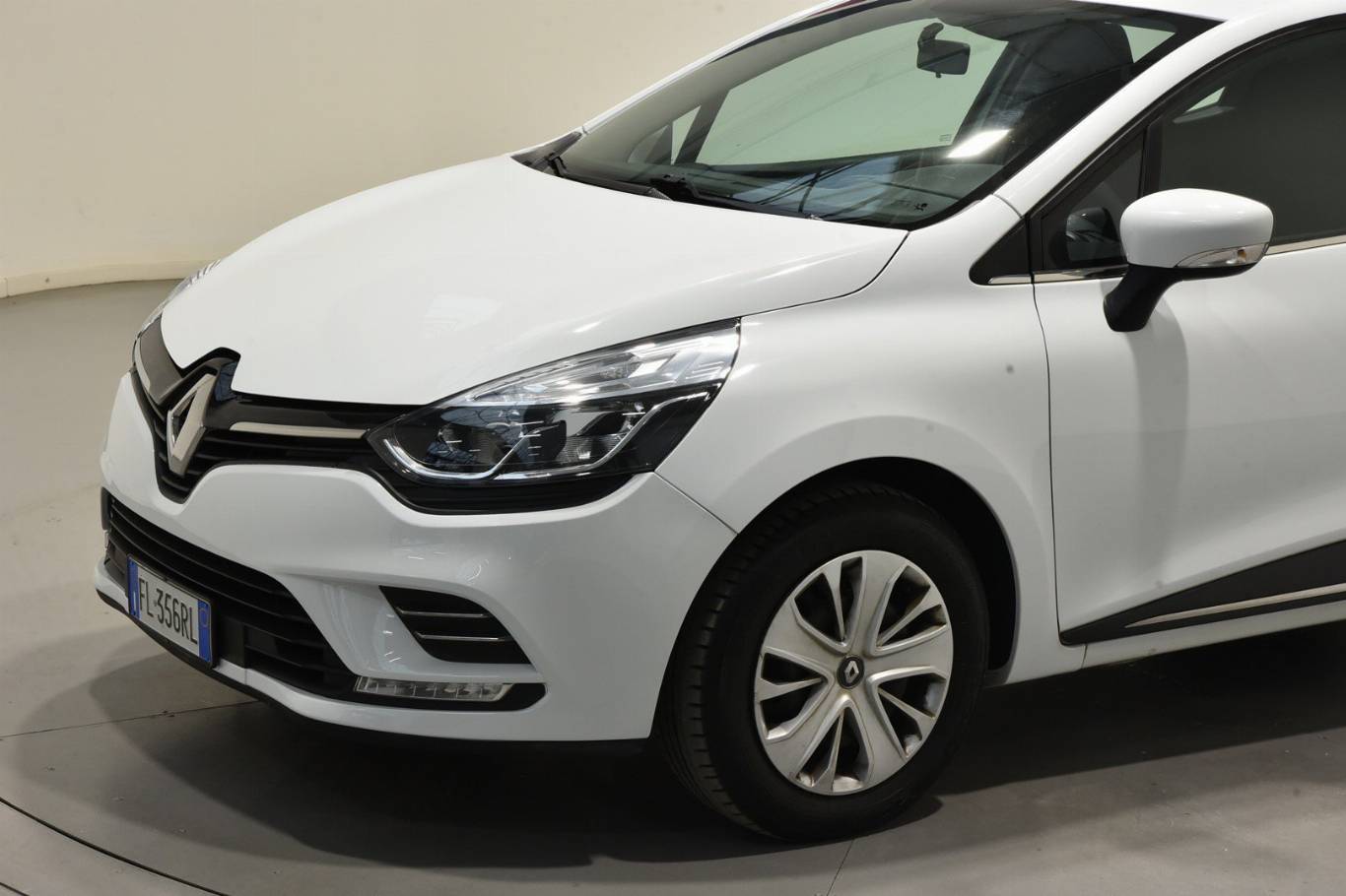 RENAULT Clio 31