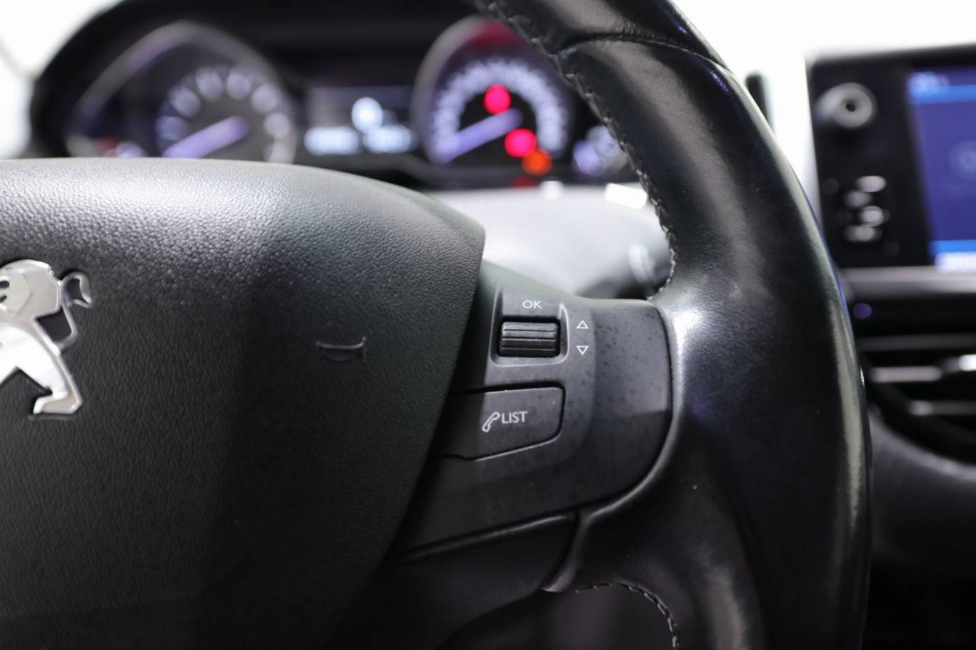 PEUGEOT 2008 21