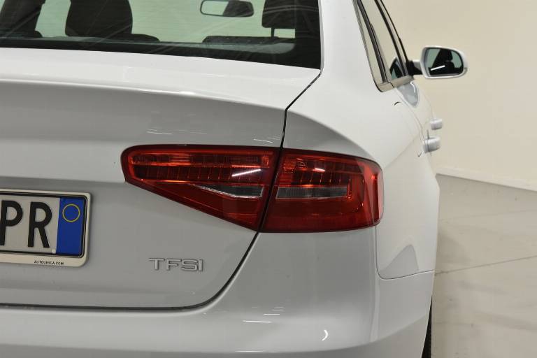 AUDI A4 19