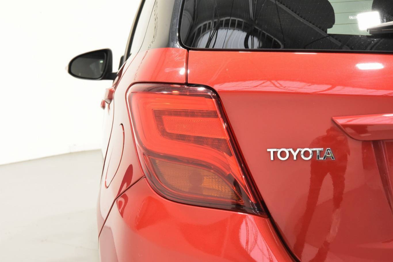 TOYOTA Yaris 37