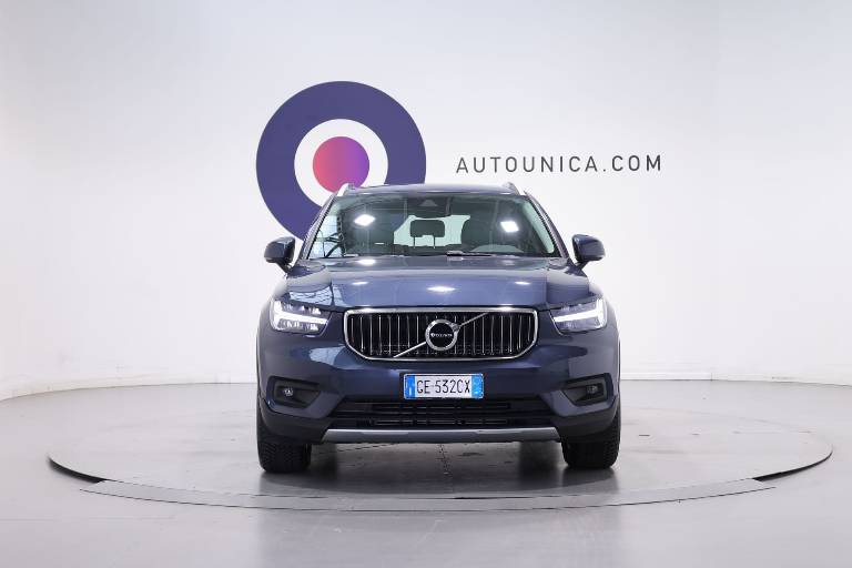 VOLVO XC40 2