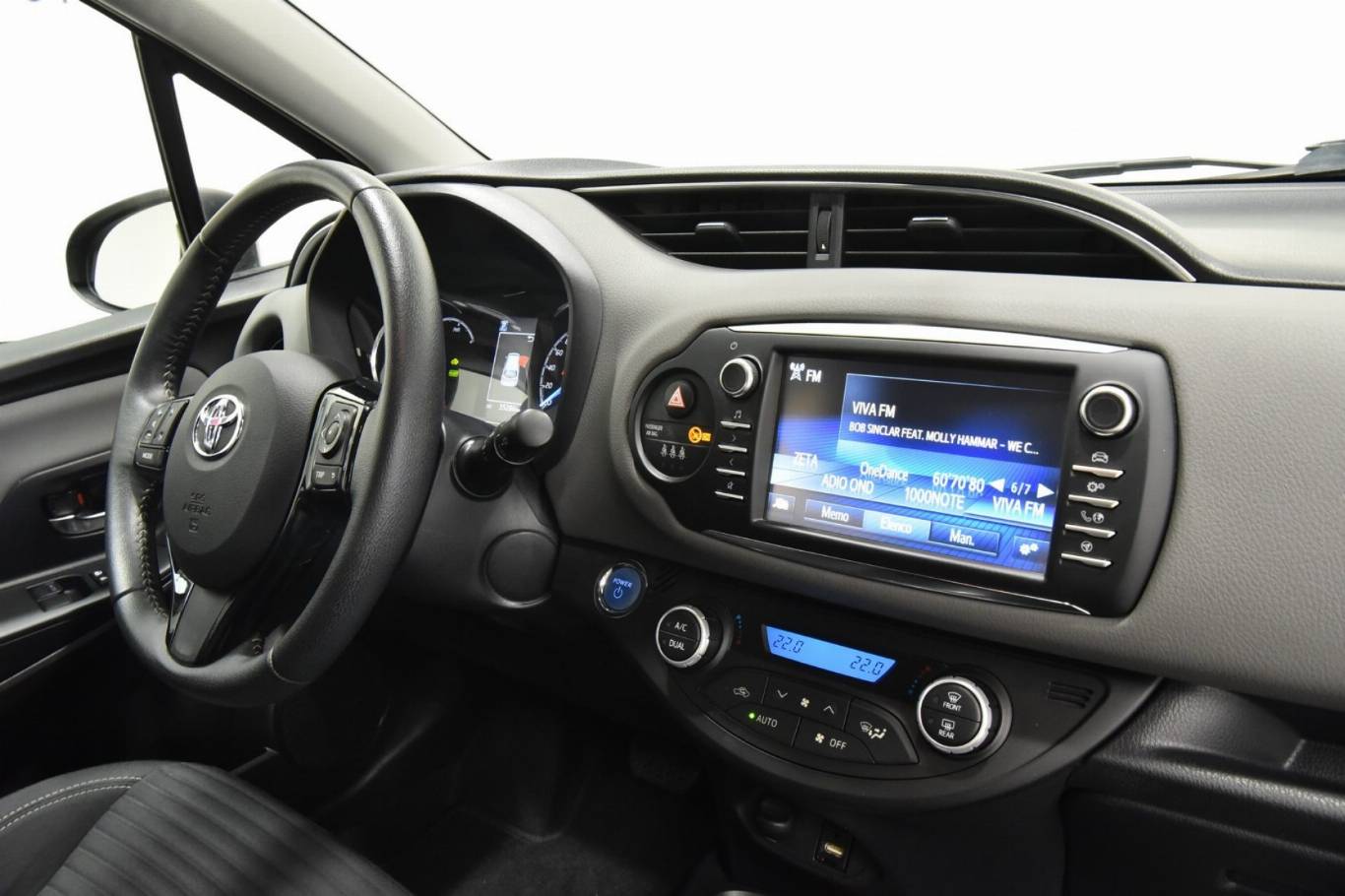 TOYOTA Yaris 21