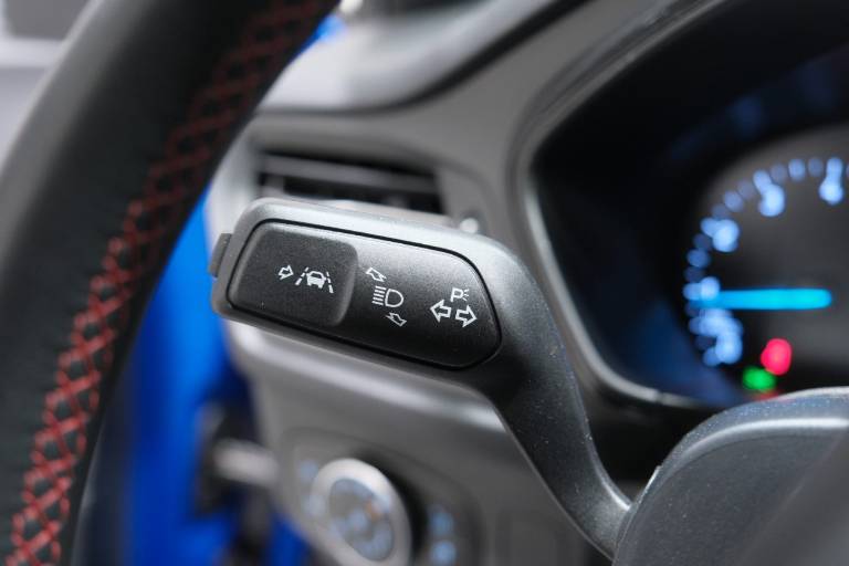 FORD Focus 23