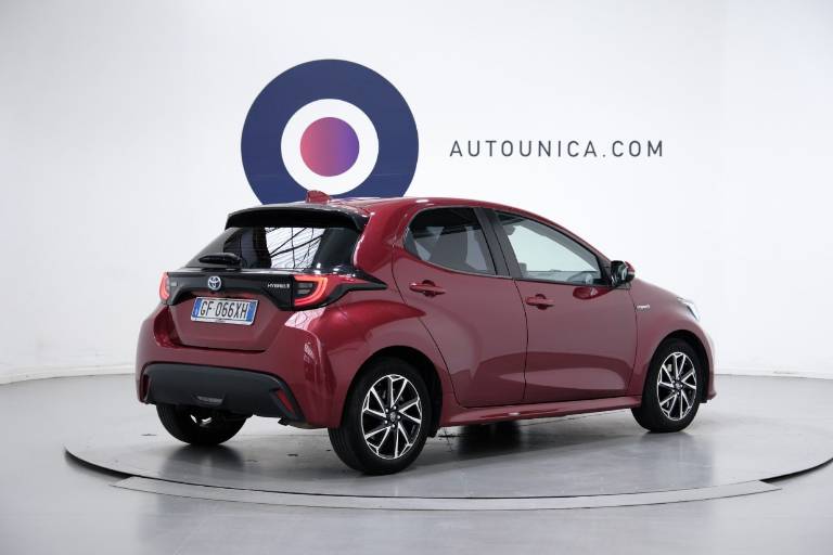 TOYOTA Yaris 16