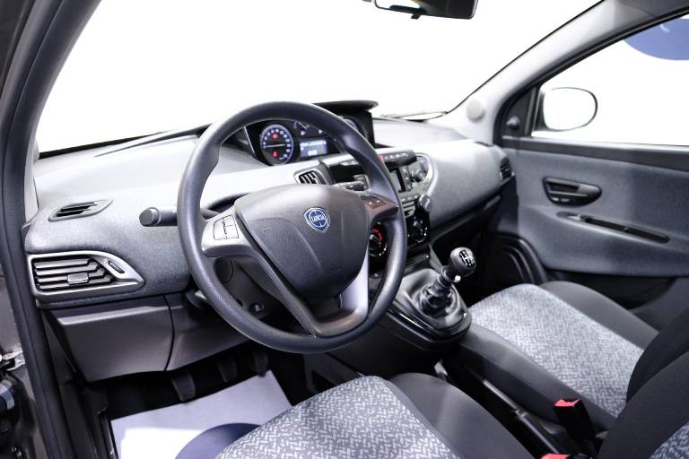 LANCIA Ypsilon 5