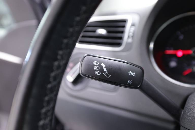VOLKSWAGEN Polo 22