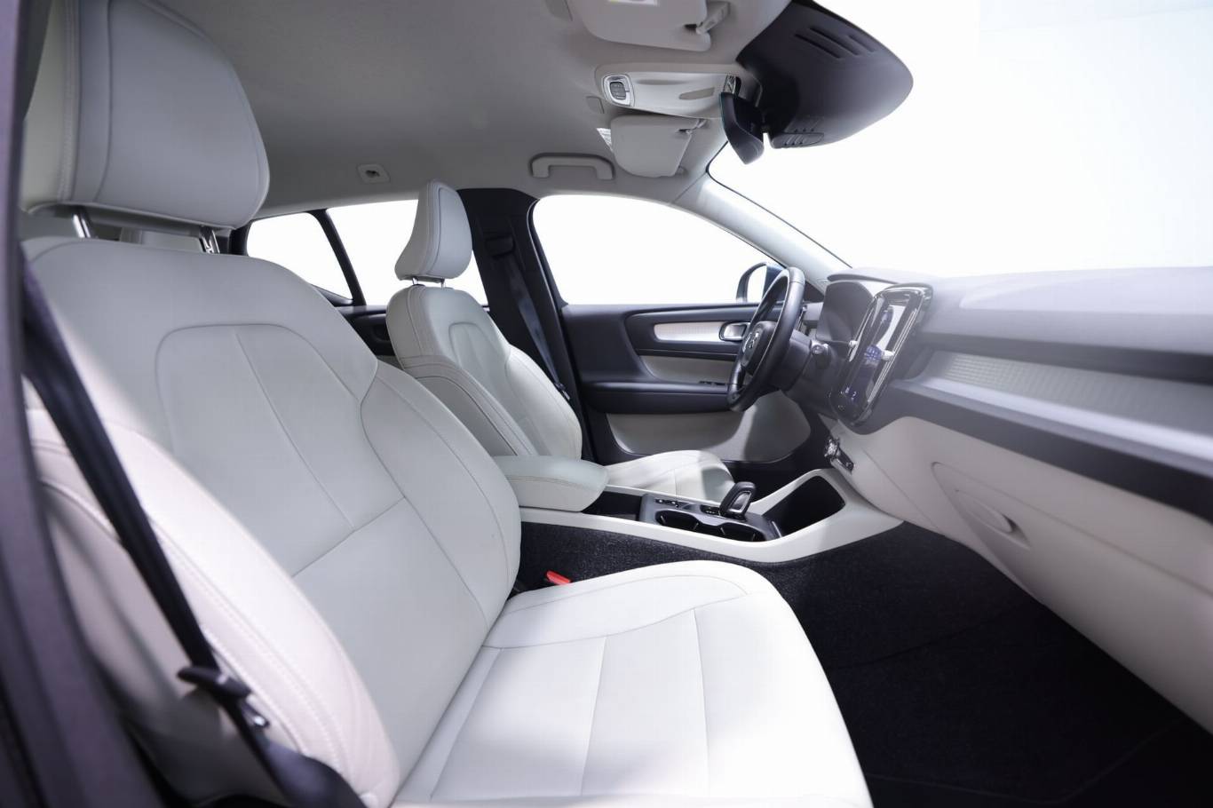 VOLVO XC40 43
