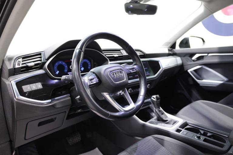 AUDI Q3 5
