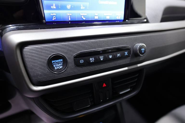 FORD Tourneo Courier 26