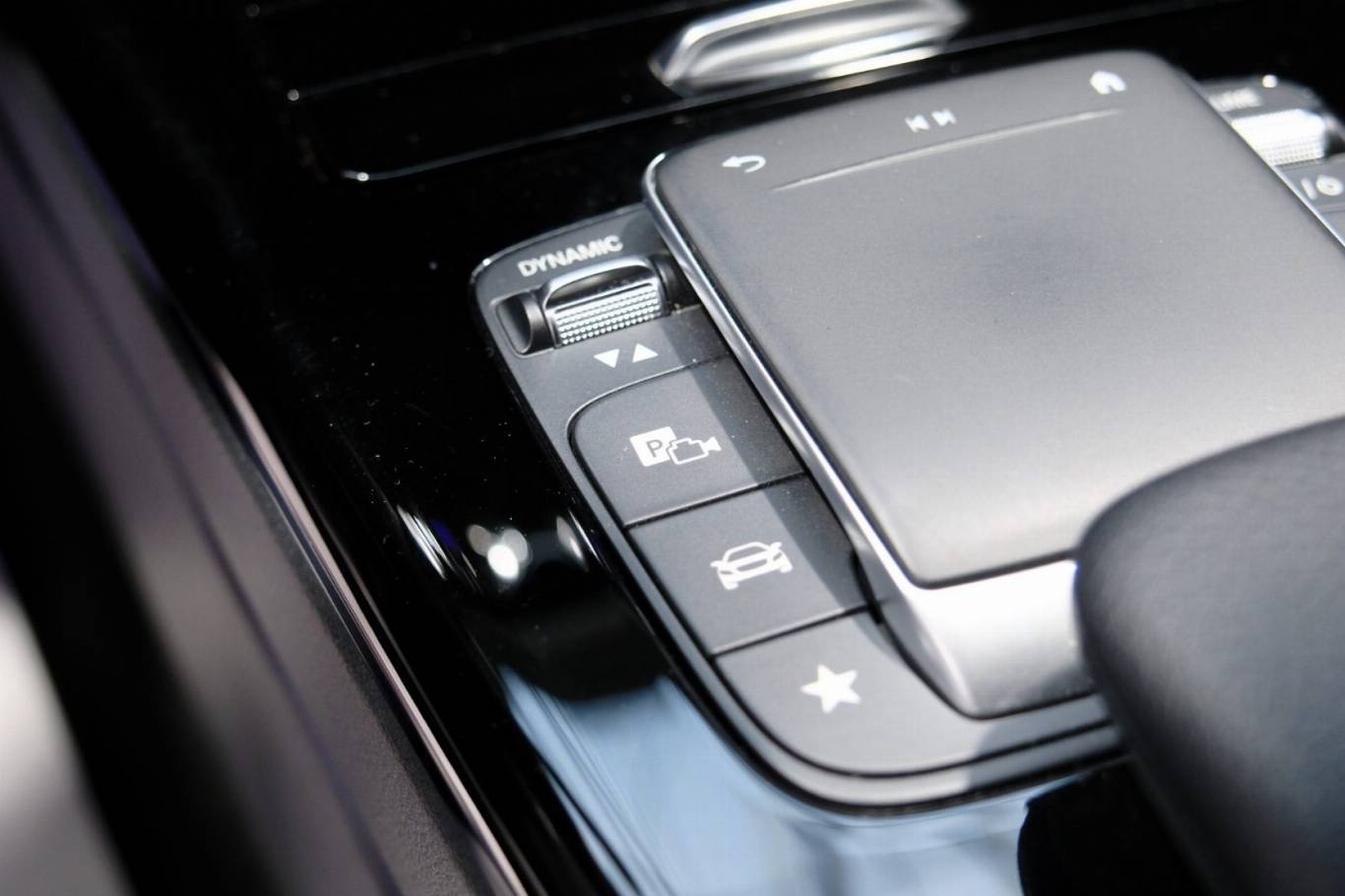 MERCEDES-BENZ A 200 36