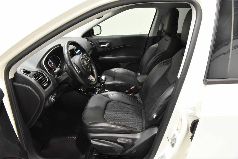 JEEP Compass 4