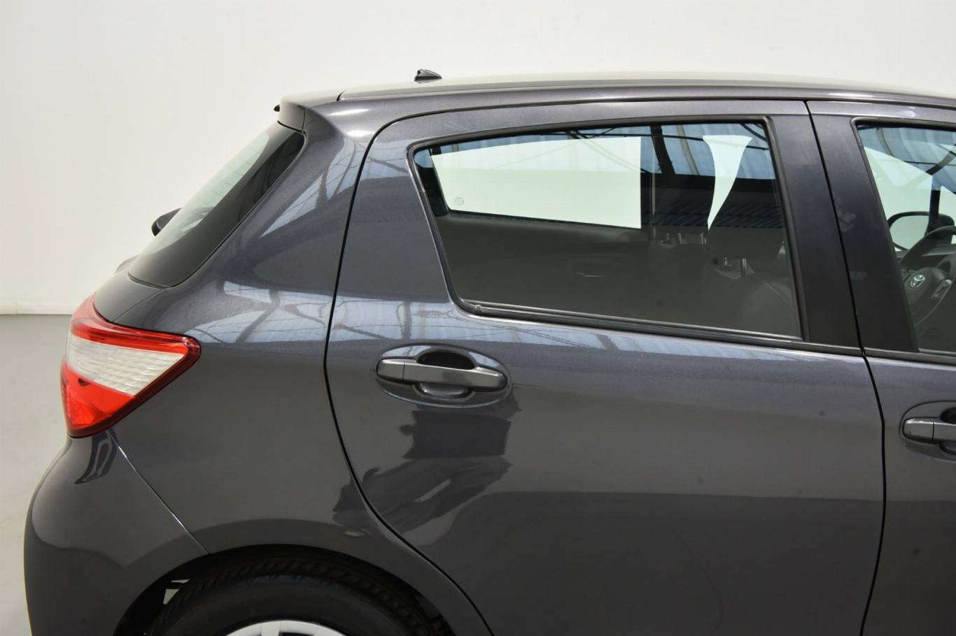 TOYOTA Yaris 43