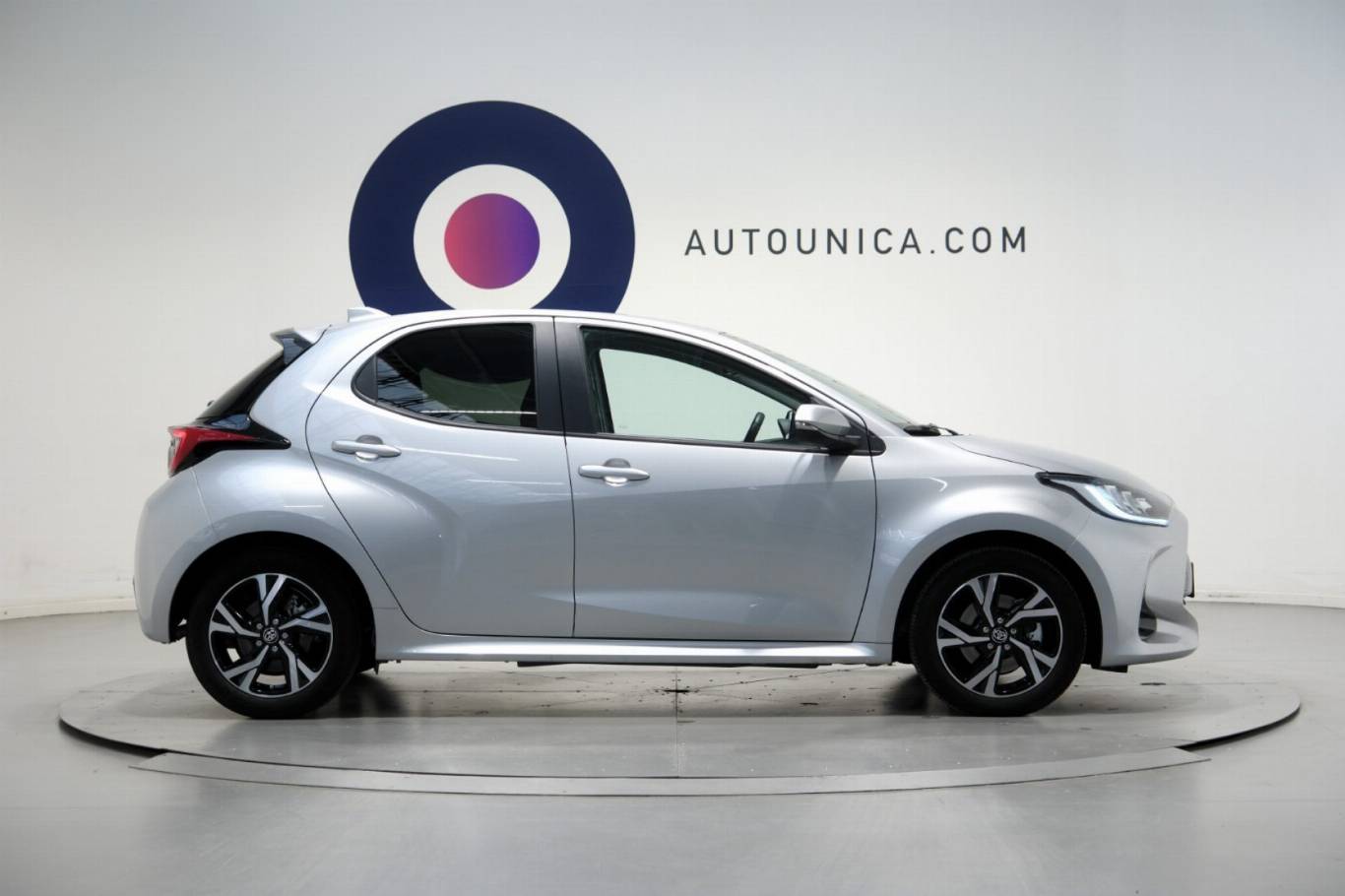 TOYOTA Yaris 4