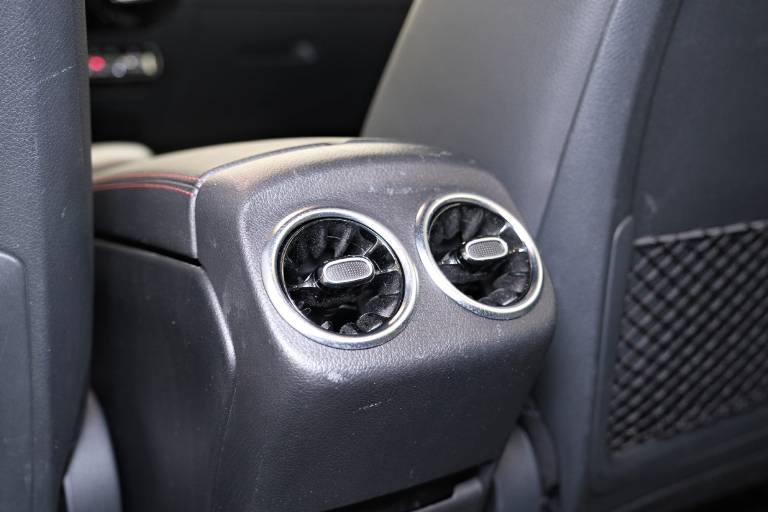 MERCEDES-BENZ A 180 44