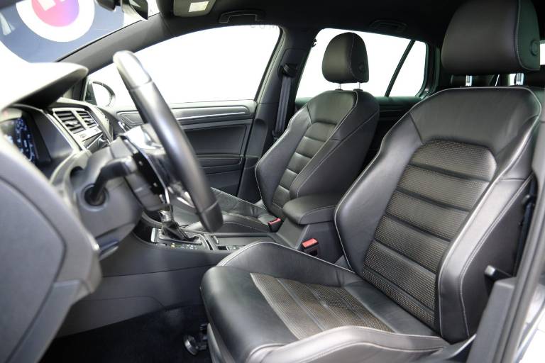 VOLKSWAGEN Golf GTD 6
