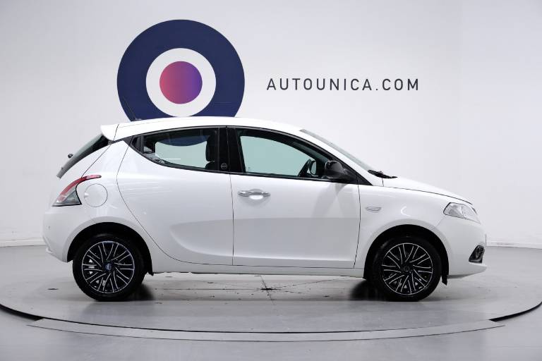 LANCIA Ypsilon 4