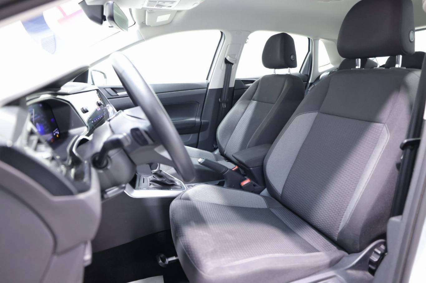 VOLKSWAGEN Polo 6