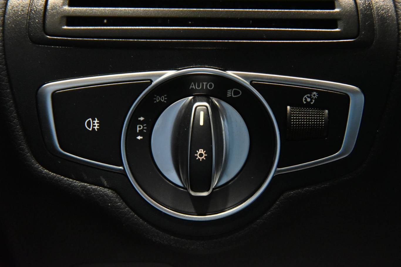 MERCEDES-BENZ C 220 27