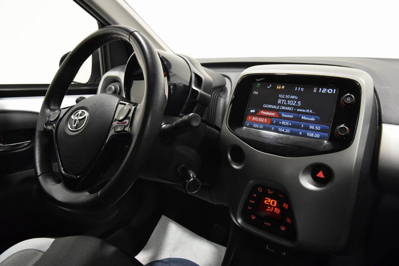 TOYOTA Aygo 27