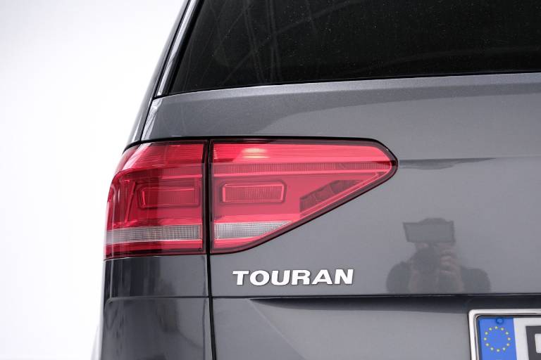 VOLKSWAGEN Touran 48