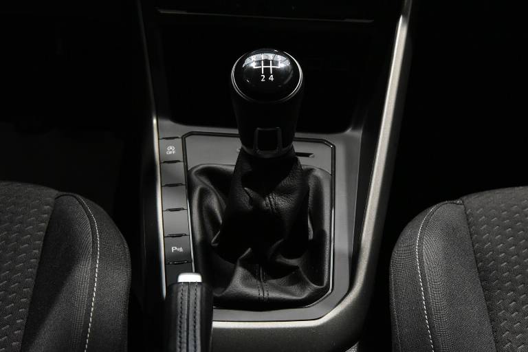 VOLKSWAGEN Polo 10