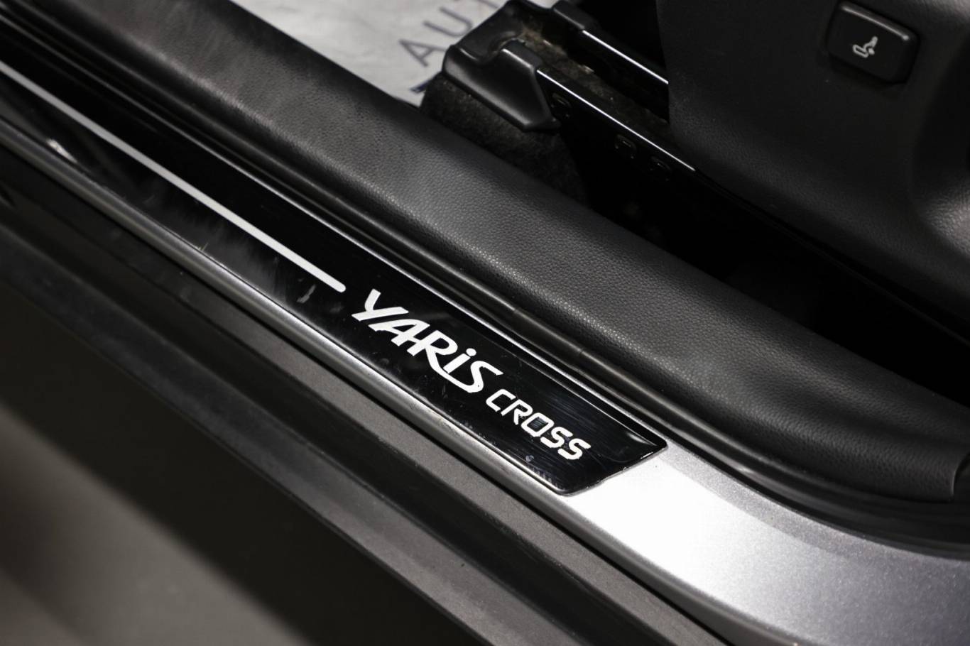TOYOTA Yaris Cross 61