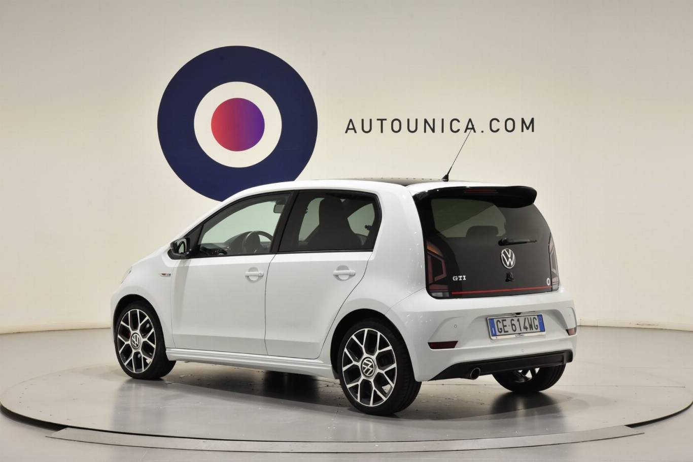 VOLKSWAGEN Up! 2