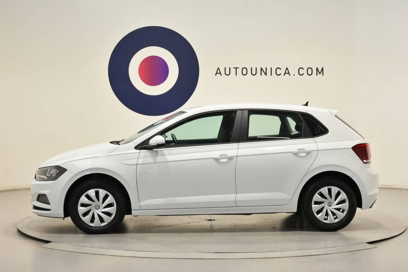 VOLKSWAGEN Polo 8