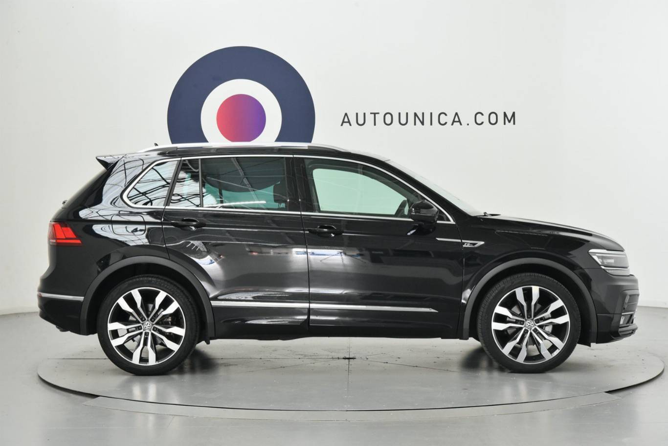VOLKSWAGEN Tiguan 15