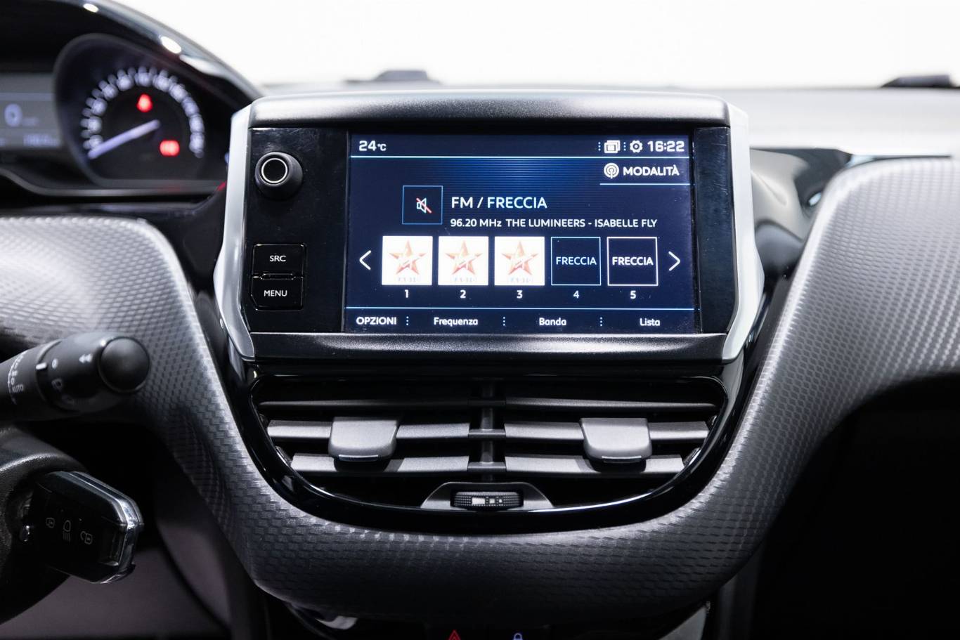 PEUGEOT 208 8