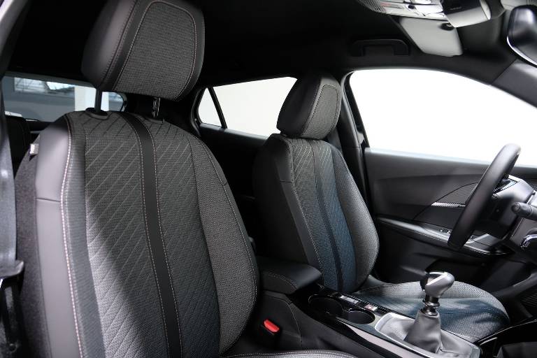 PEUGEOT 2008 51