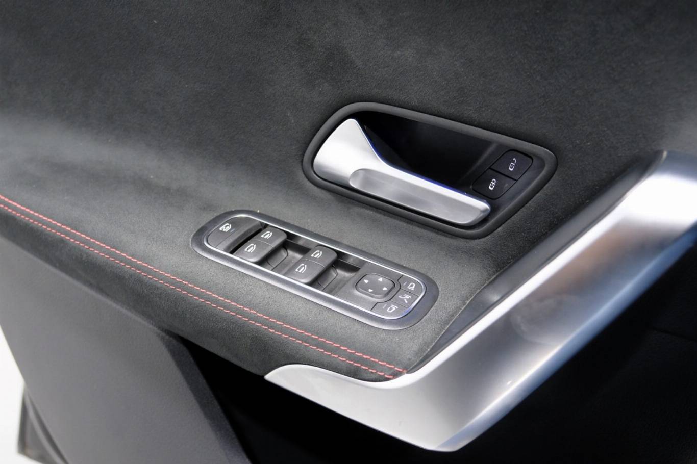 MERCEDES-BENZ A 200 40