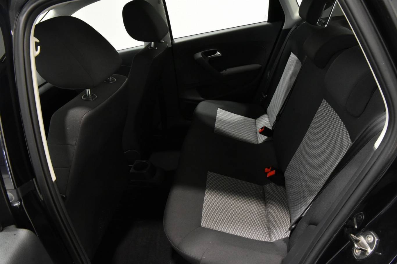 VOLKSWAGEN Polo 24